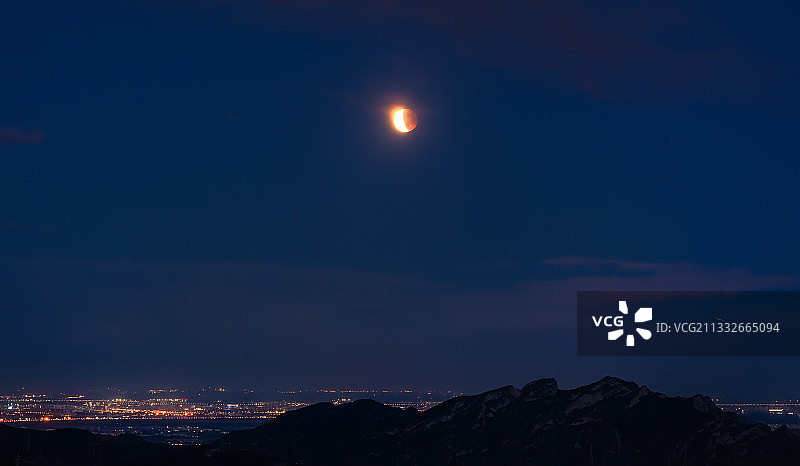 526北京上空月全食图片素材