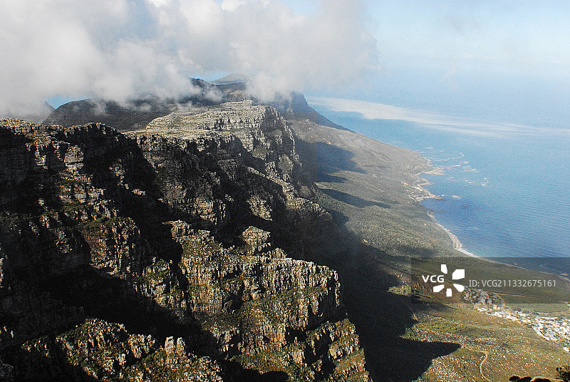 南非，海边火山陨石坑的航拍图片素材