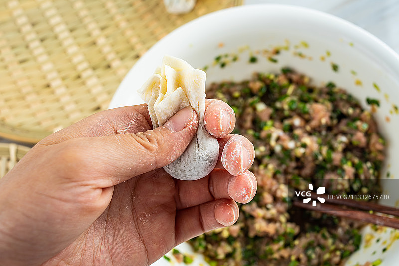 中国美食云吞制作过程图片素材
