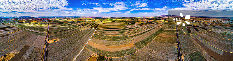宁夏山川之二--戈壁调色板--硒沙瓜地图片素材