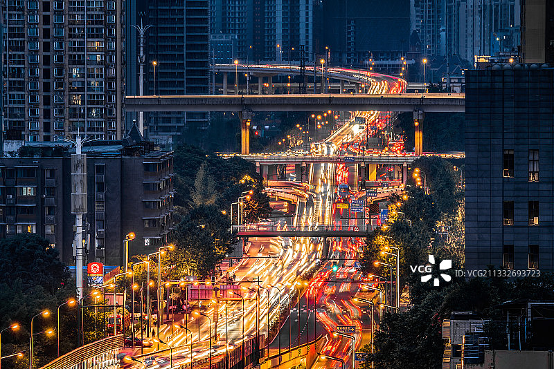成都市区二环路刃具立交桥夜景车流图片素材