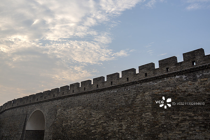襄阳古城明清城墙古城墙蓝天白云图片素材