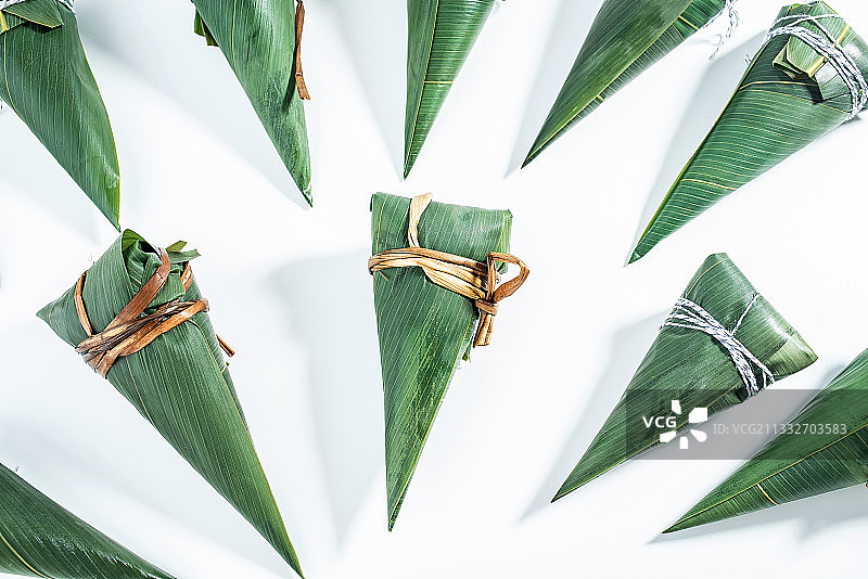 包好的三角粽子图片素材