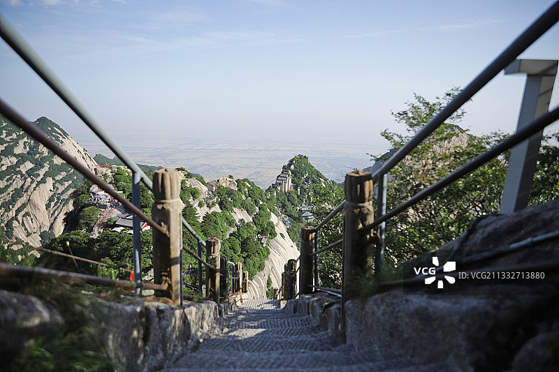 远望华山北峰图片素材