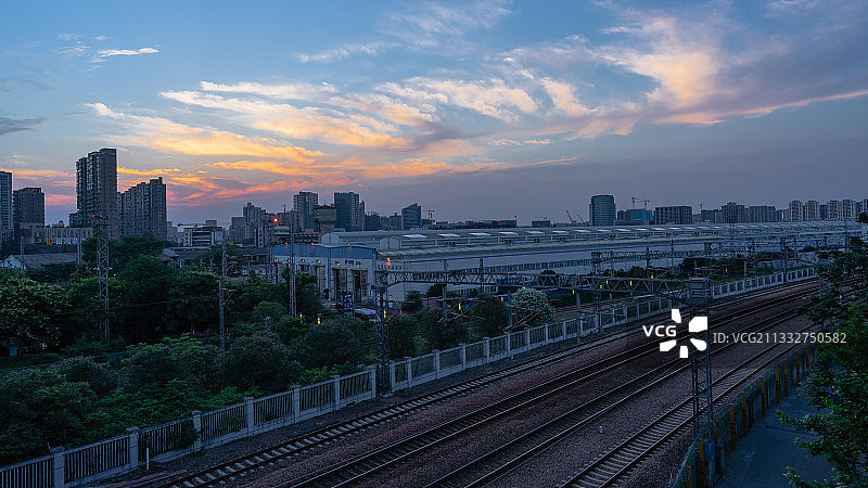 文晖大桥上的落日余晖图片素材