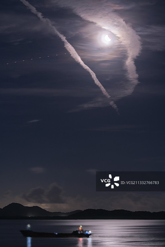 崖口村 中山观月食，赏红月图片素材