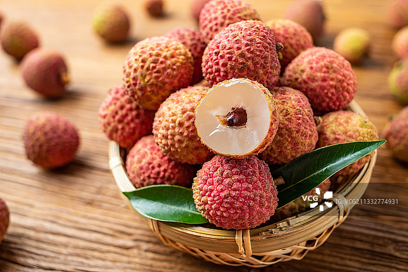 夏季美味水果新鲜荔枝小籽荔枝图片素材