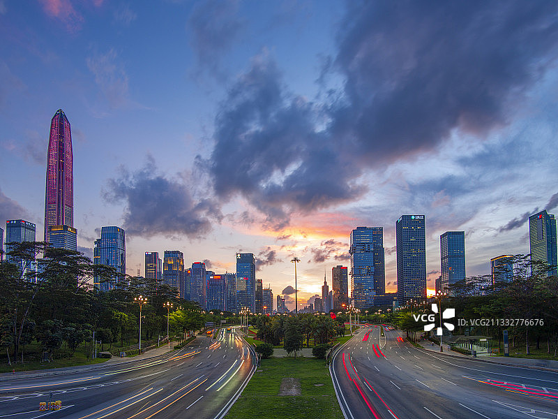 深圳深南大道平安大厦段金融中心黄昏景色图片素材