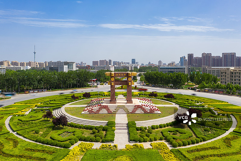 河南开封天马广场环岛户外风光航拍视角图片素材
