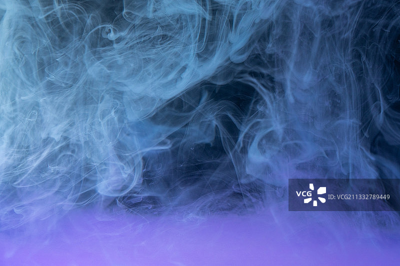 彩色的墨水在水中飘散图片素材