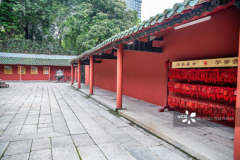 广东省佛山祖庙博物馆红墙绿瓦走廊围墙图片素材