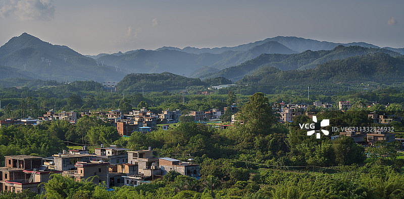 南昆山下的山村图片素材