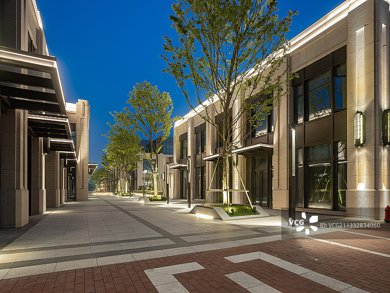 崭新的商业广场图片素材