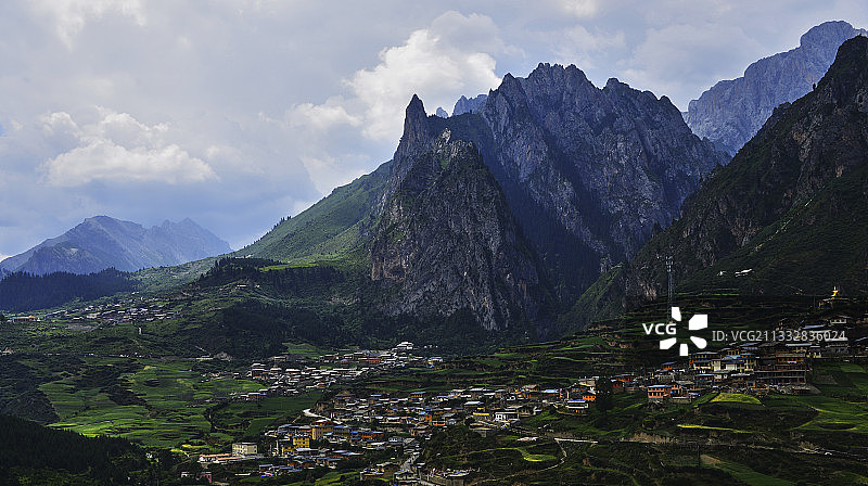 甘南迭部县扎尕那藏寨图片素材