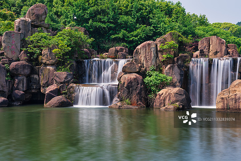 白马涧云谷飞瀑图片素材