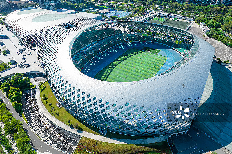 春茧体育馆的足球练习赛图片素材