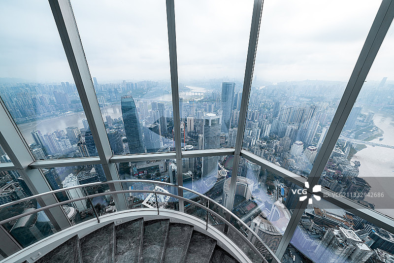 从大厦顶楼俯瞰城市全景图片素材