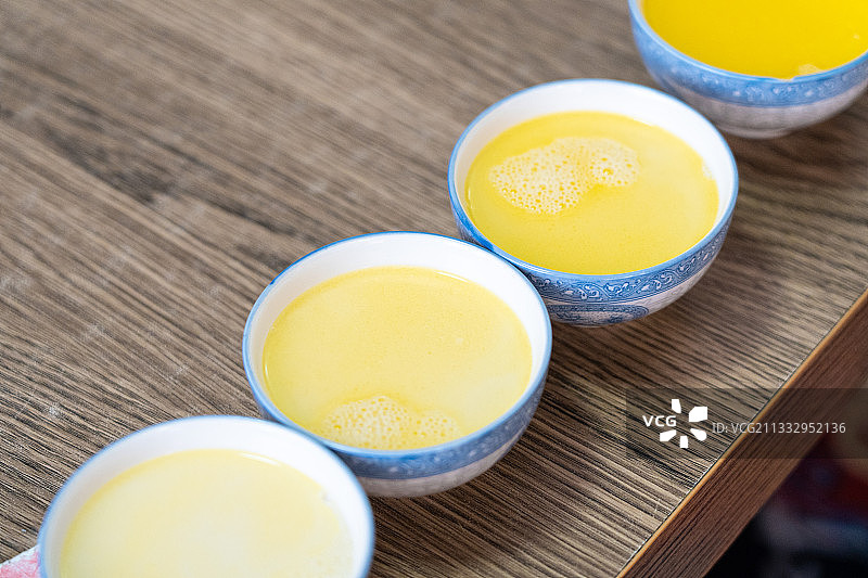 中国青藏高原青海藏族传统食物酥油茶图片素材