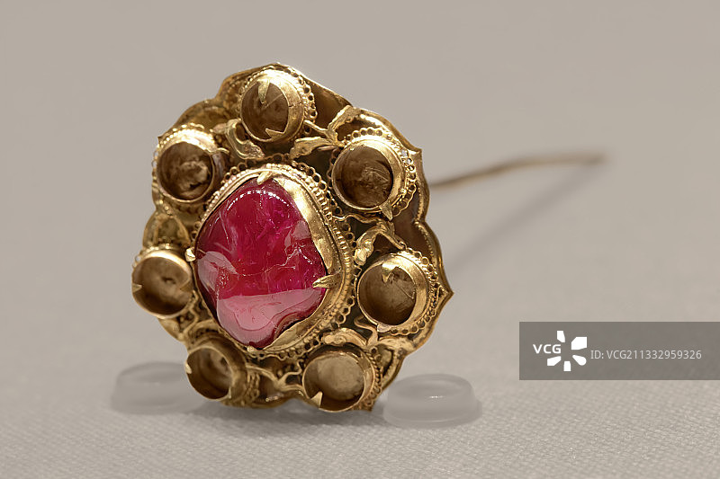 镶嵌宝石黄金花形发簪，南京市博物馆朝天宫收藏明代珍贵文物图片素材