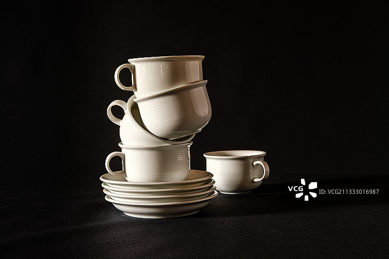 黑色背景下的咖啡杯特写，比利时格林伯根图片素材