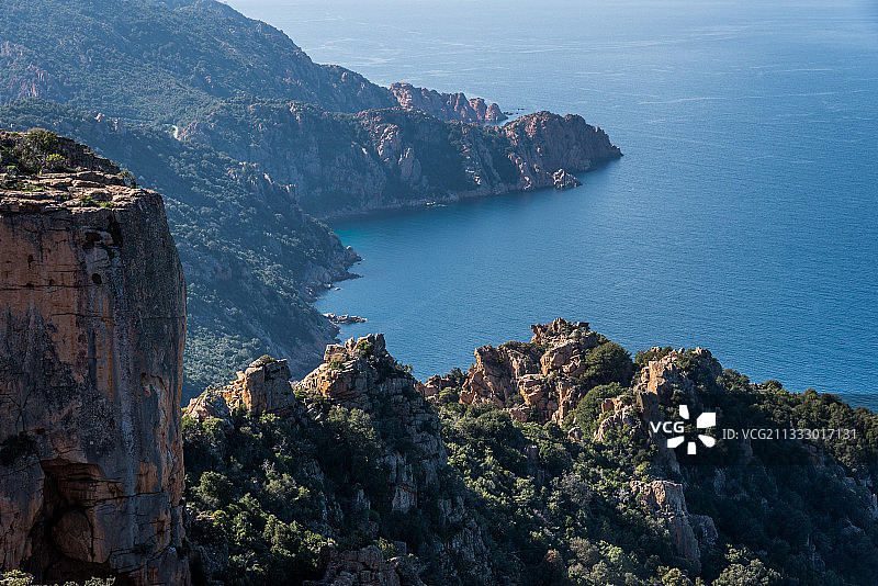 法国皮亚纳海边岩石高角度景观图片素材