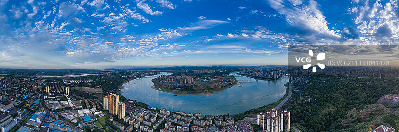 远观长江与沱江合流图片素材
