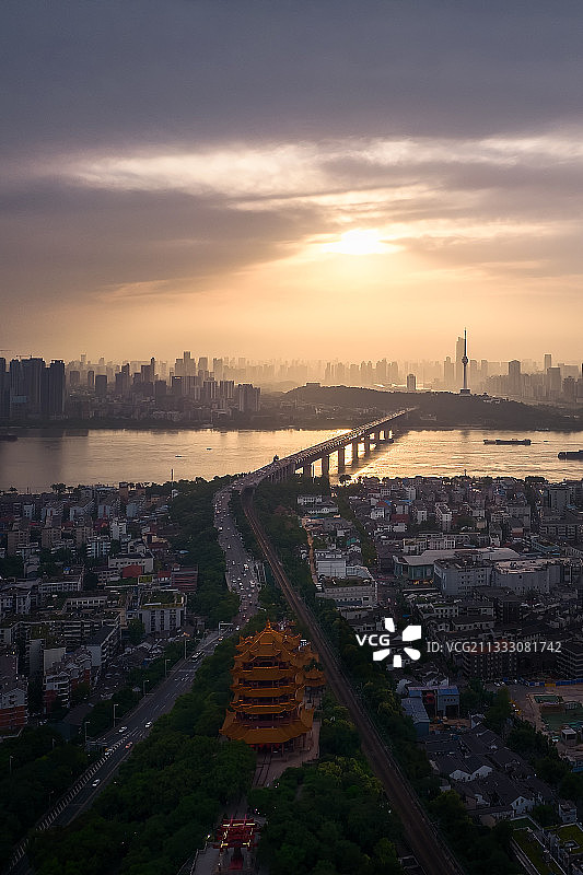 武汉黄鹤楼长江大桥日落余晖图片素材