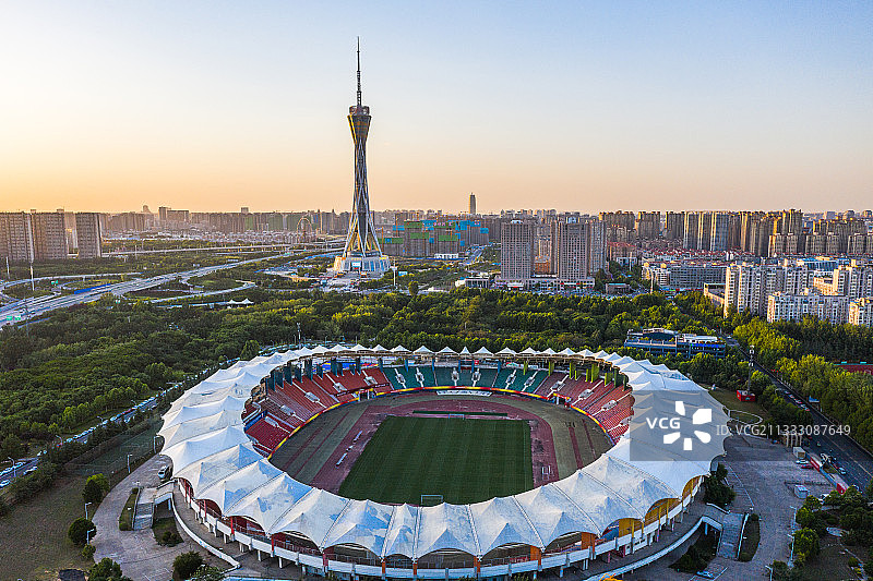 郑州，中原福塔，航海体育场图片素材