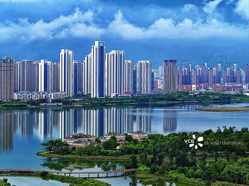 福建宁德 亦称蕉城 雨后东湖 宜人宜居 美仑美奂图片素材