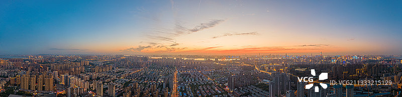 武汉江滩晚霞全景图片素材