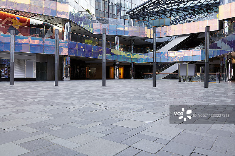北京时尚地标三里屯太古里艺术建筑和广场图片素材