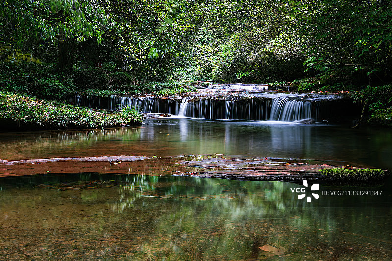 邛崃天台山叠溪瀑布图片素材