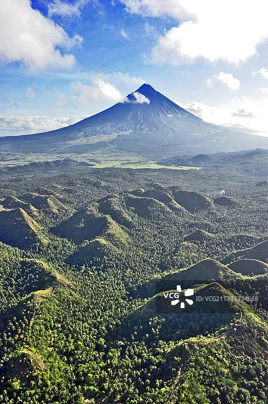 菲律宾比科尔省黎牙实比马荣火山图片素材