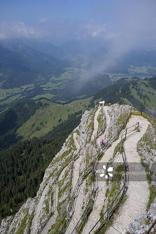温德尔施泰因山峰之路（海拔1838米），芒法尔山脉，巴伐利亚前阿尔卑斯山脉，德国图片素材