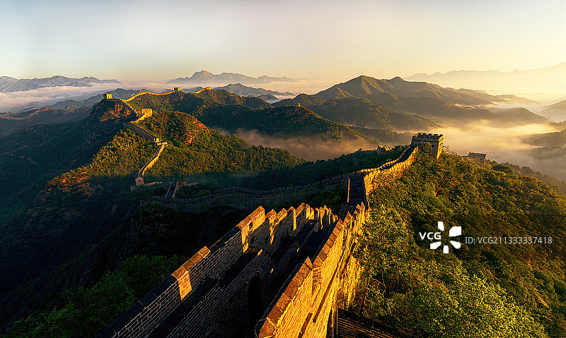 金山岭长城日出图片素材
