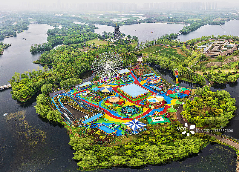 俯瞰洋湖湿地公园游乐场图片素材
