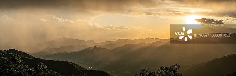 望京楼：云开日出图片素材