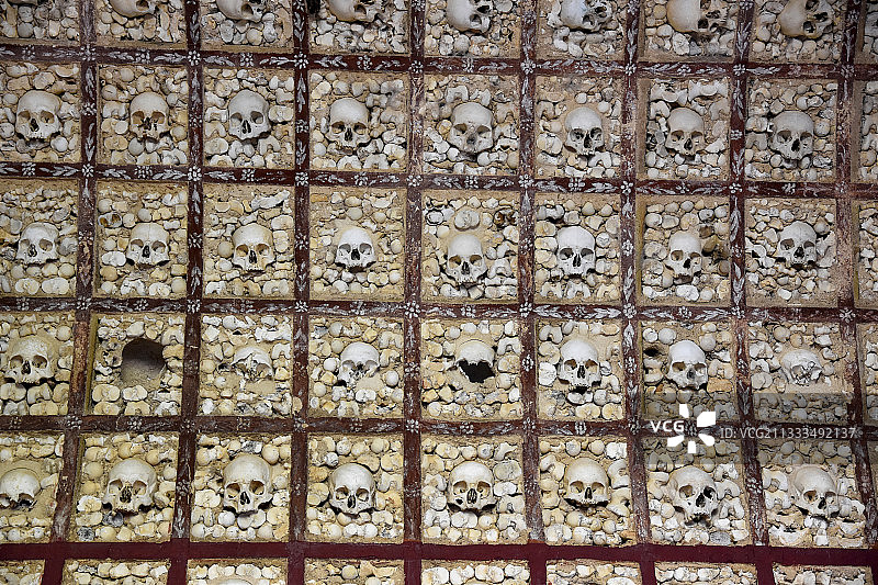 法鲁卡梅尔教堂的骷髅和骨骼图片素材