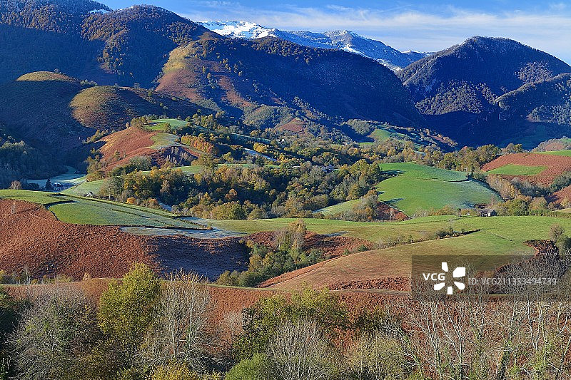 秋季的巴雷图斯山谷，贝arn，大西洋比利牛斯山脉，法国图片素材