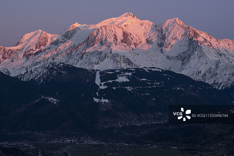 勃朗峰日落，法国萨朗什高处拍摄图片素材