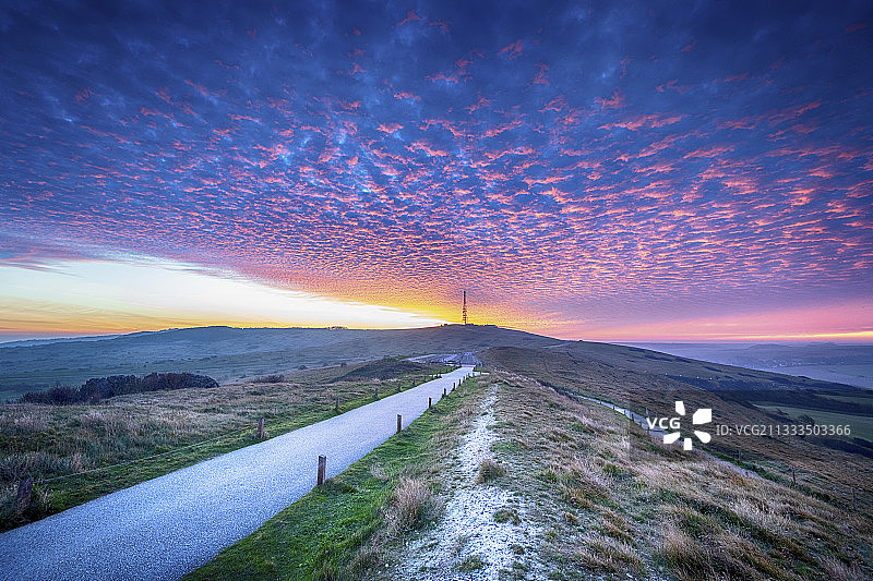 法国加莱海峡省于贝尔山日出图片素材