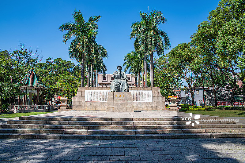 中国广东省东莞市虎门林则徐纪念馆的林则徐雕像图片素材