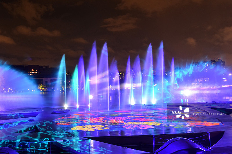 深圳欢乐海岸《深蓝秘境》水秀舞台演出图片素材