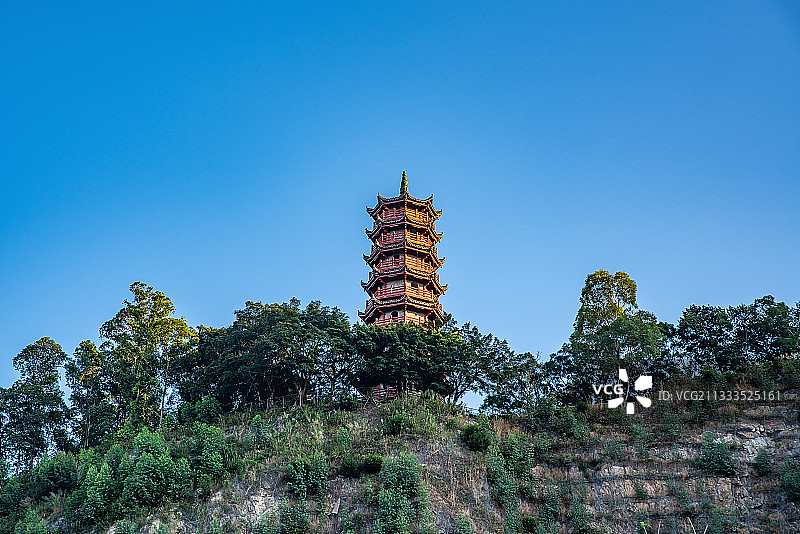 中国广东省广州市南沙天后宫的古塔南岭塔图片素材