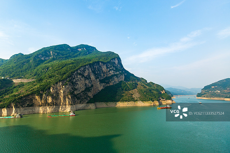 牛肝马肺峡：长江老船长的记忆，曾经波涛汹涌，如今平静如镜。图片素材