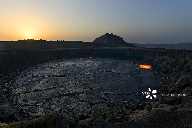 埃塞俄比亚阿法尔地区埃尔塔阿雷火山黎明图片素材