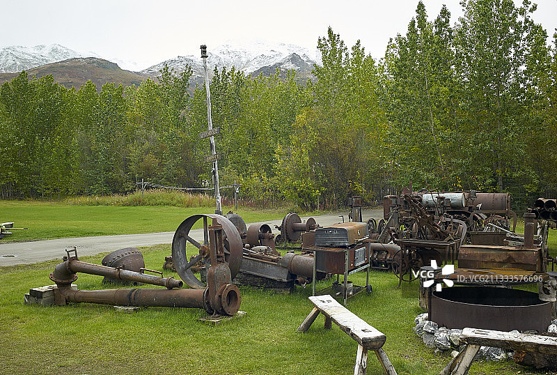 道尔顿公路：从费尔班克斯到普拉德霍湾，威斯曼前矿村，美国阿拉斯加图片素材