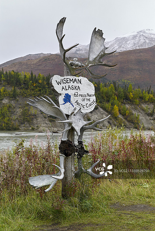 道尔顿公路：从费尔班克斯到普拉德霍湾，威斯曼前矿村，美国阿拉斯加图片素材