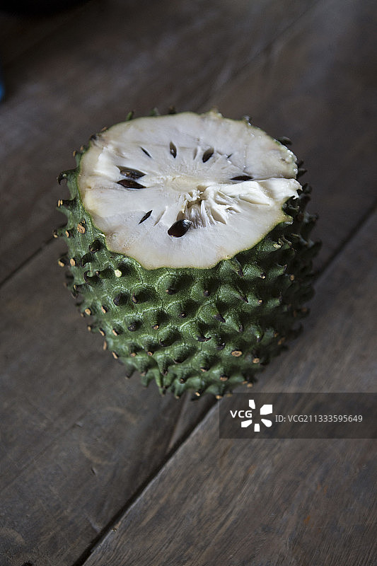 哥伦比亚瓜维亚雷省新托利马的刺果番荔枝图片素材