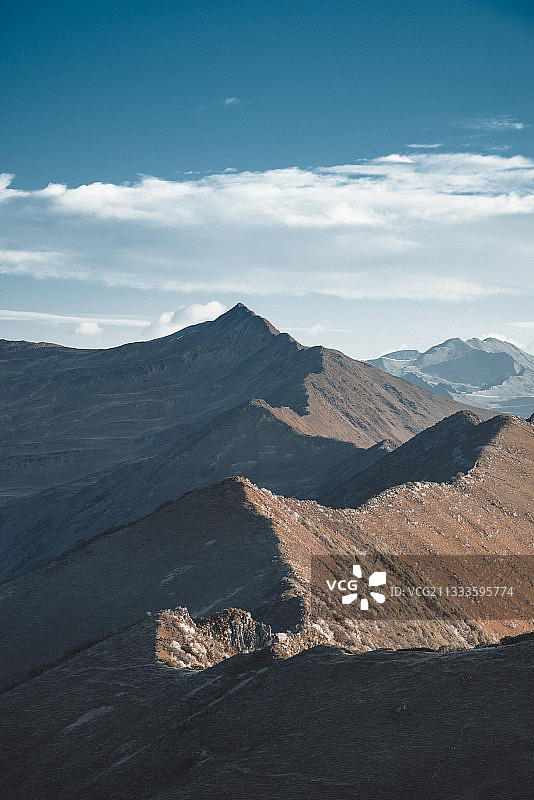 蜿蜒曲折图片素材